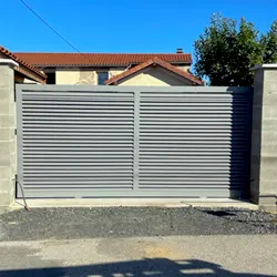 Fabrication et pose de portails sur mesure
